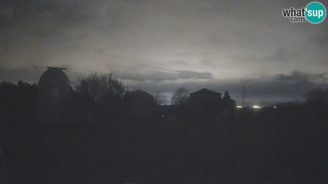 Webcam en direct de l’Observatoire de Višnjan – Explorez le ciel, les astéroïdes, les comètes et les météoroïdes