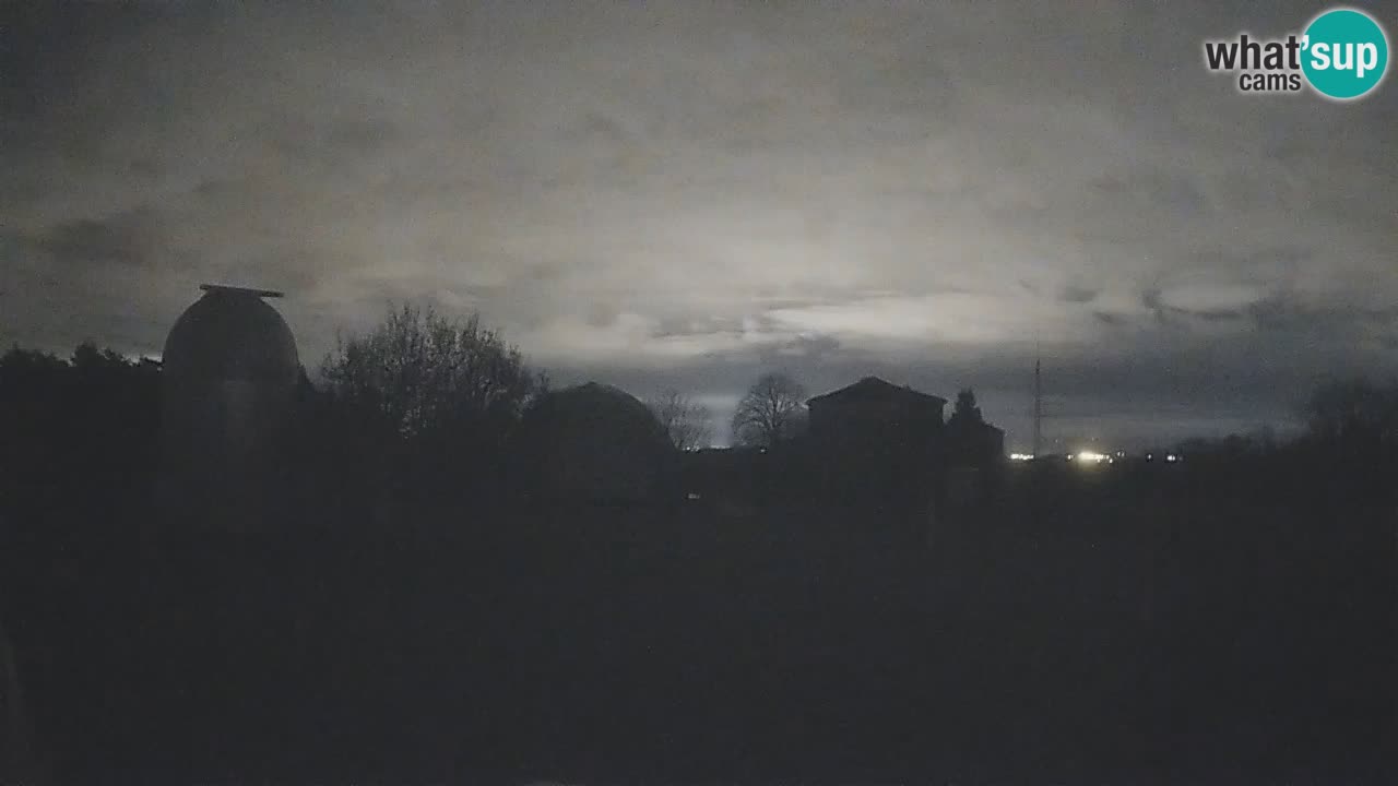 Webcam live dell’Osservatorio di  – Esplora il cielo, gli asteroidi, i comete e i meteoroidi.