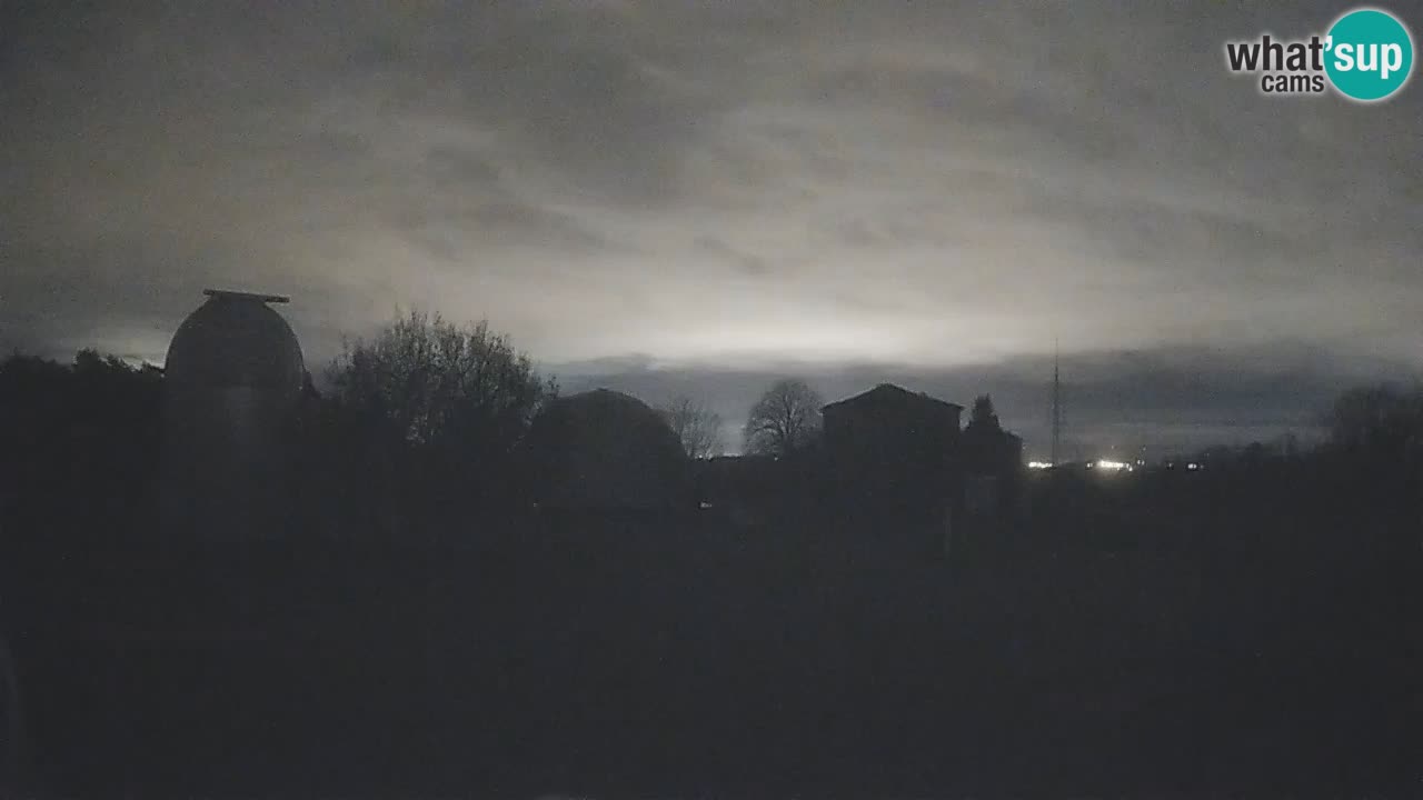 Webcam en direct de l’Observatoire de Višnjan – Explorez le ciel, les astéroïdes, les comètes et les météoroïdes