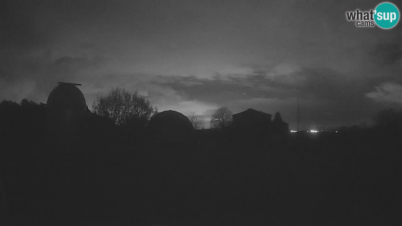 Webcam en direct de l’Observatoire de Višnjan – Explorez le ciel, les astéroïdes, les comètes et les météoroïdes