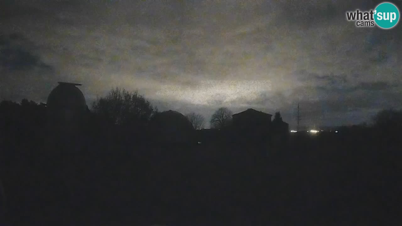 Višnjan-Observatorium Live Webcam – Explore the Sky, Asteroids, Comets, and Meteoroids