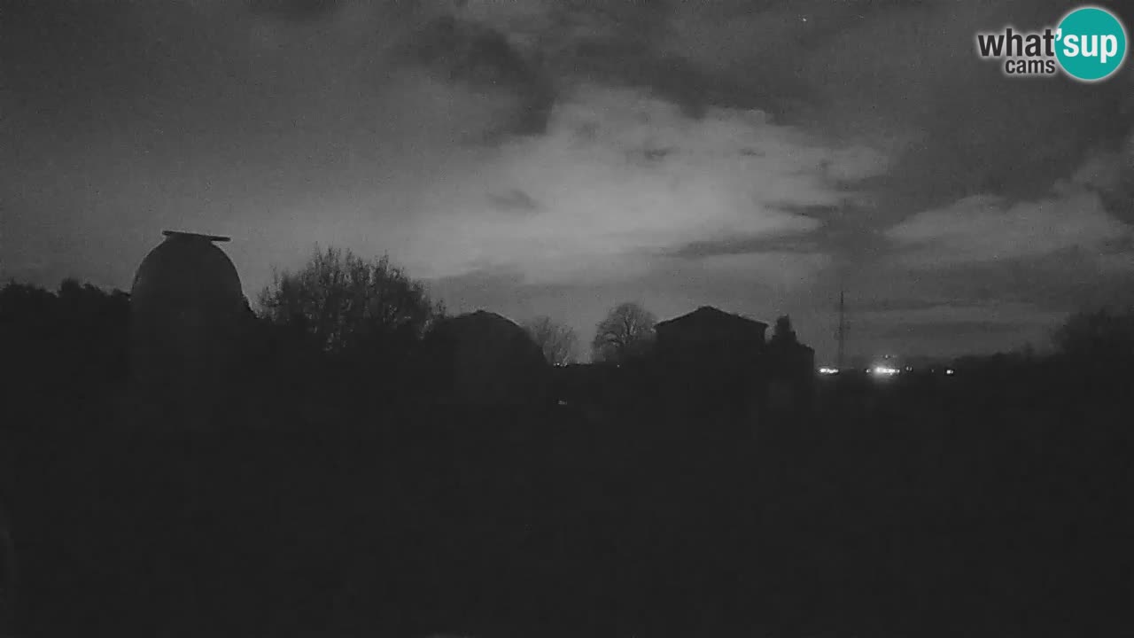 Webcam en direct de l’Observatoire de Višnjan – Explorez le ciel, les astéroïdes, les comètes et les météoroïdes