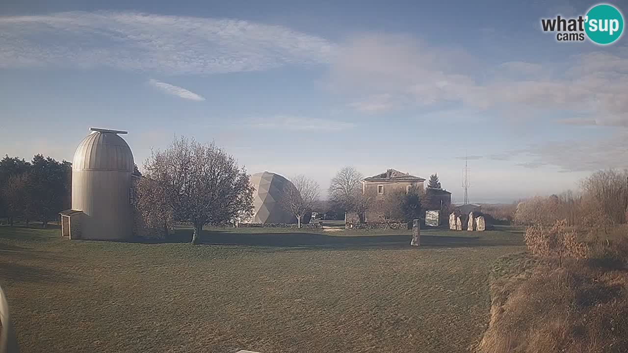 Višnjan-Observatorium Live Webcam – Explore the Sky, Asteroids, Comets, and Meteoroids