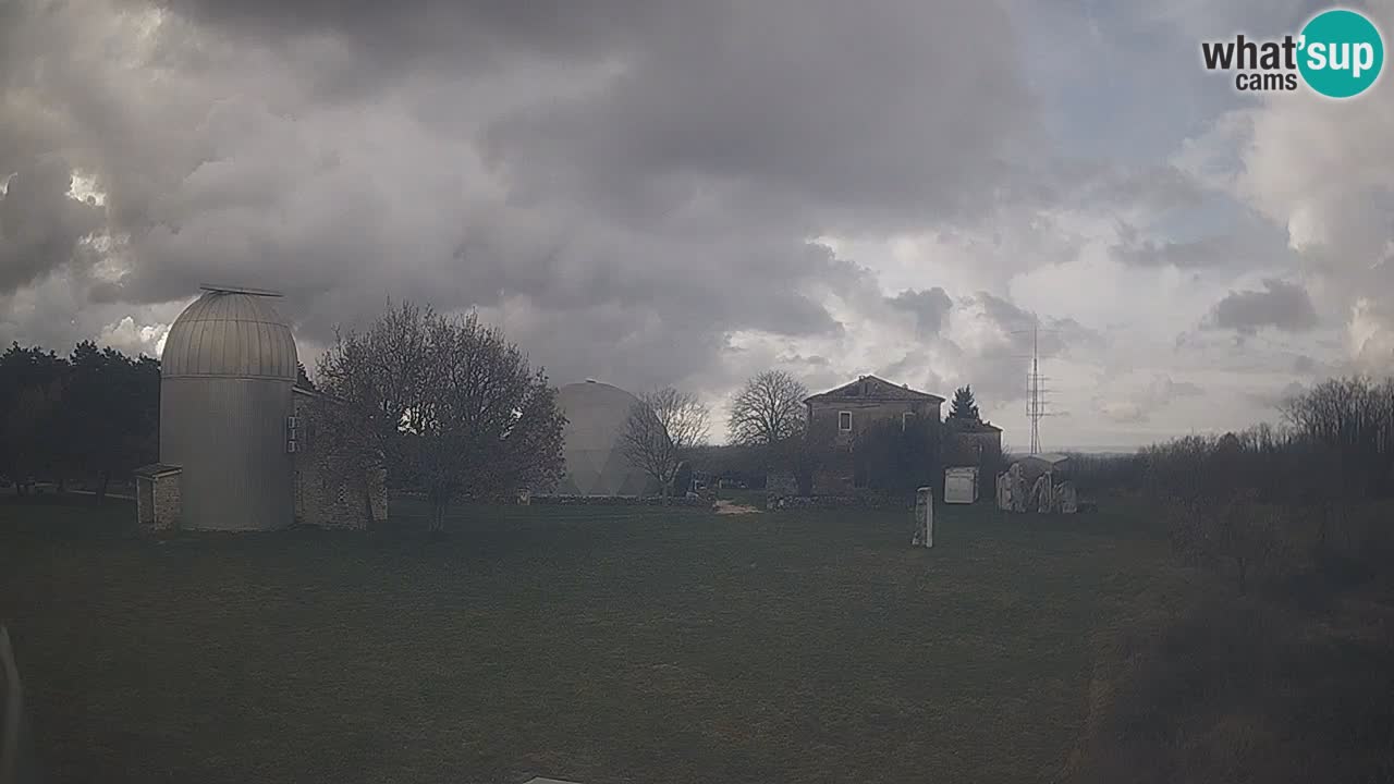 Observatorij Višnjan spletna kamera – Odkrivajte nebo, asteroide, komete in meteorite