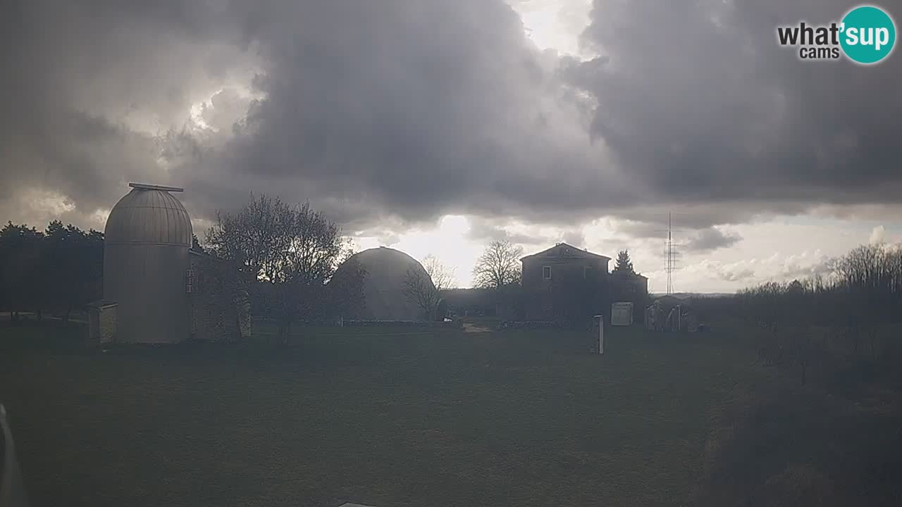 Višnjan-Observatorium Live Webcam – Explore the Sky, Asteroids, Comets, and Meteoroids