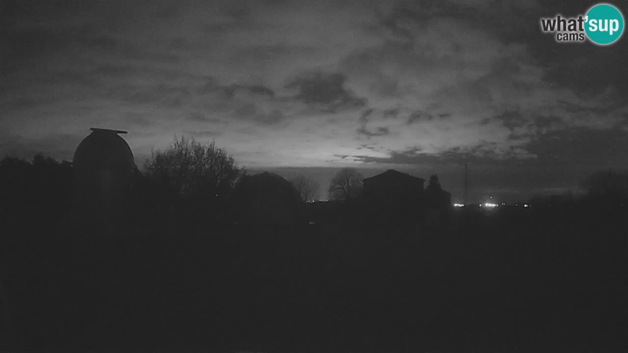 Višnjan-Observatorium Live Webcam – Explore the Sky, Asteroids, Comets, and Meteoroids