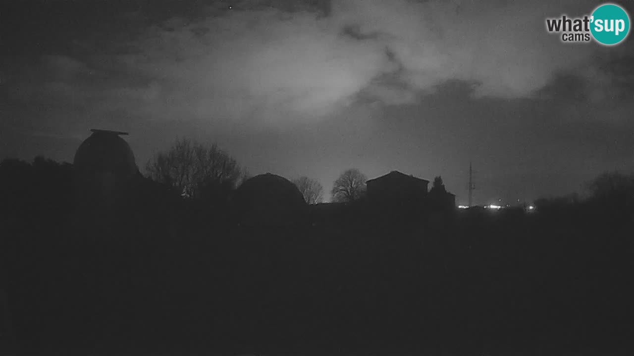 Višnjan-Observatorium Live Webcam – Explore the Sky, Asteroids, Comets, and Meteoroids