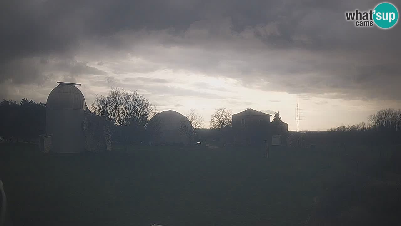 Cámara web en vivo del Observatorio de Višnjan: explora el cielo, los asteroides, cometas y meteoroides