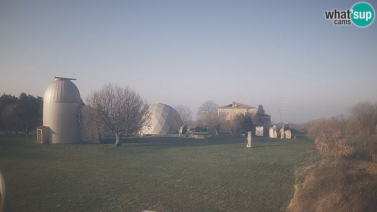 Cámara web en vivo del Observatorio de Višnjan: explora el cielo, los asteroides, cometas y meteoroides