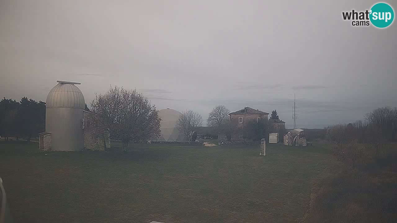 Višnjan-Observatorium Live Webcam – Explore the Sky, Asteroids, Comets, and Meteoroids