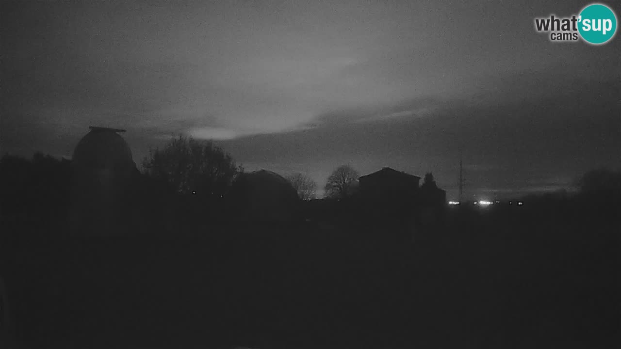 Webcam live dell’Osservatorio di  – Esplora il cielo, gli asteroidi, i comete e i meteoroidi.