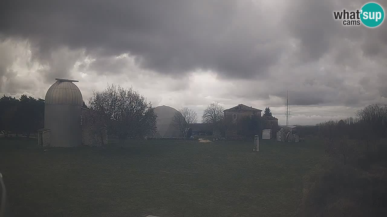 Višnjan-Observatorium Live Webcam – Explore the Sky, Asteroids, Comets, and Meteoroids