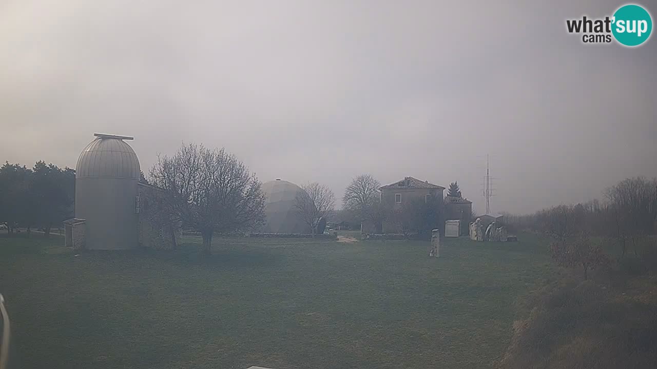 Webcam en direct de l’Observatoire de Višnjan – Explorez le ciel, les astéroïdes, les comètes et les météoroïdes