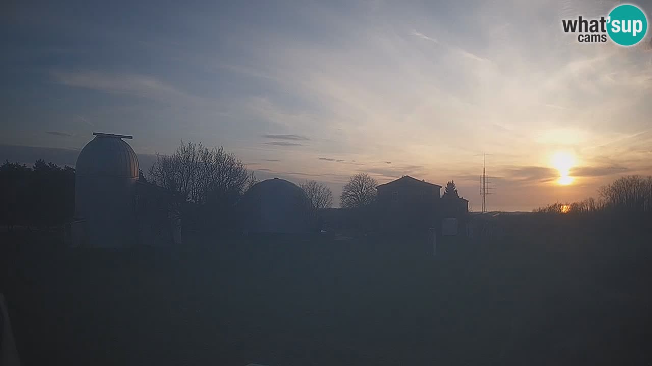 Višnjan-Observatorium Live Webcam – Explore the Sky, Asteroids, Comets, and Meteoroids