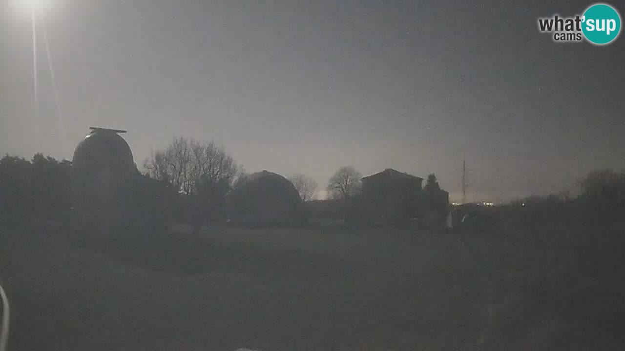 Višnjan-Observatorium Live Webcam – Explore the Sky, Asteroids, Comets, and Meteoroids