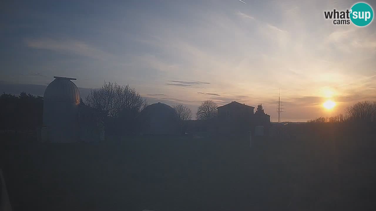 Webcam en direct de l’Observatoire de Višnjan – Explorez le ciel, les astéroïdes, les comètes et les météoroïdes