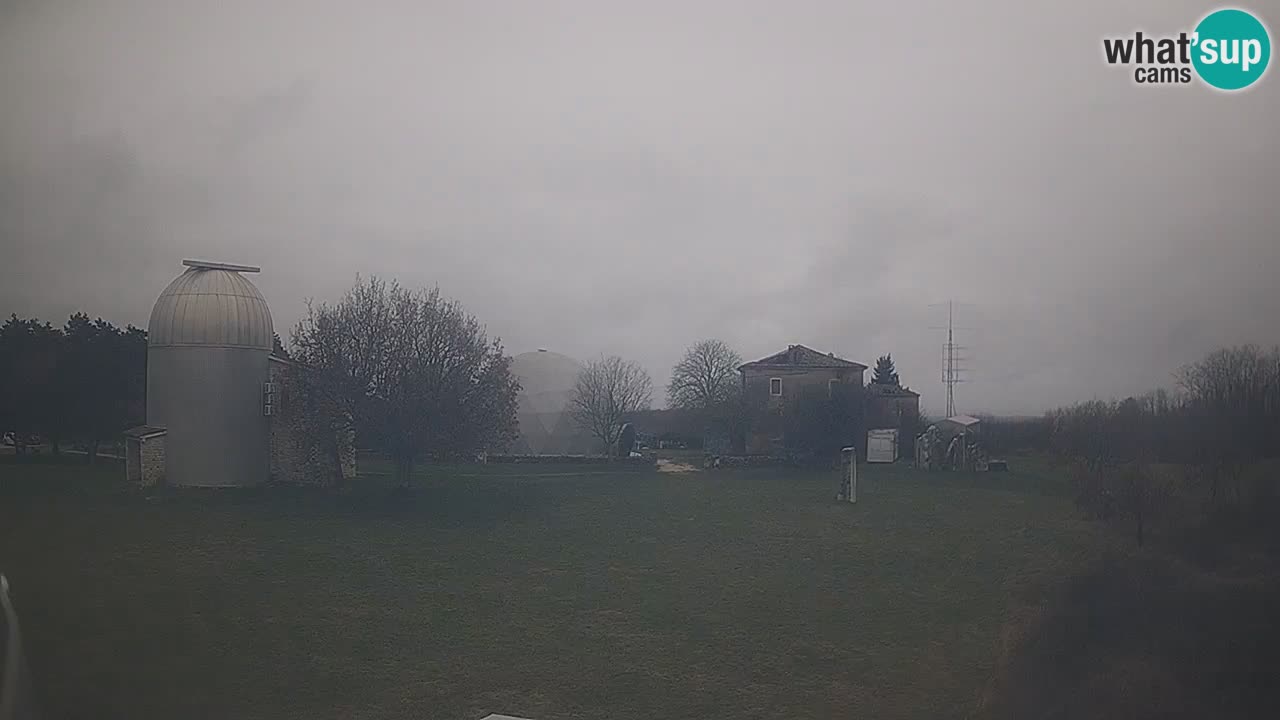 Višnjan-Observatorium Live Webcam – Explore the Sky, Asteroids, Comets, and Meteoroids