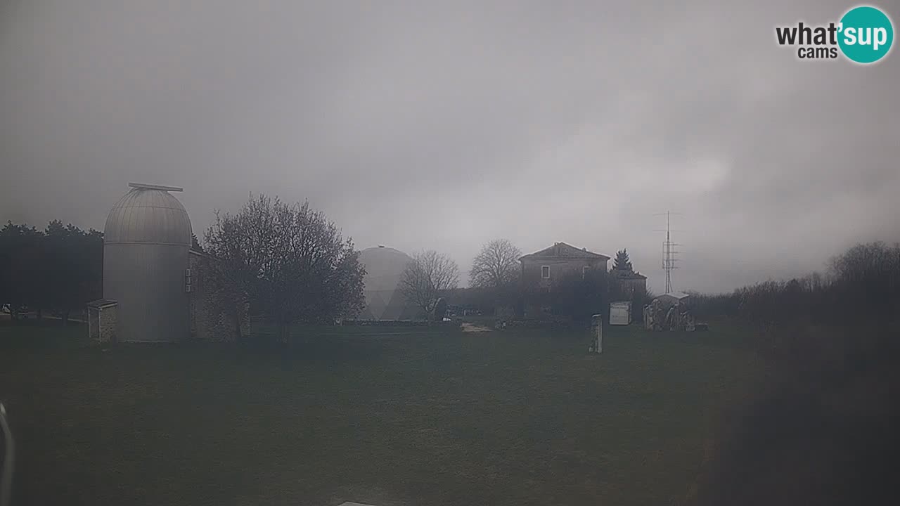 Višnjan-Observatorium Live Webcam – Explore the Sky, Asteroids, Comets, and Meteoroids