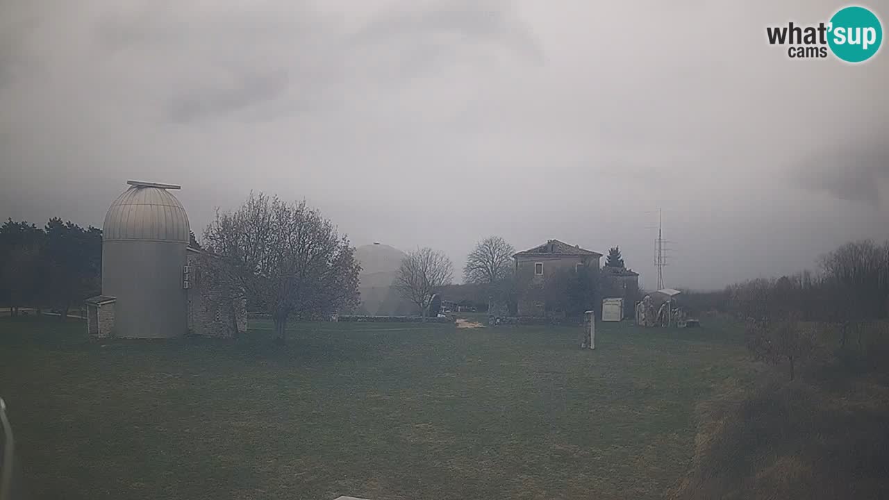 Višnjan-Observatorium Live Webcam – Explore the Sky, Asteroids, Comets, and Meteoroids