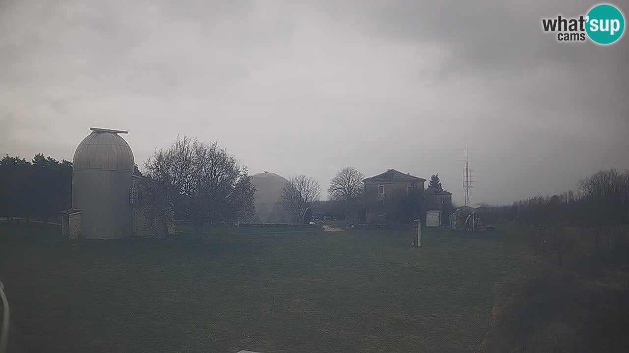 Webcam live dell’Osservatorio di  – Esplora il cielo, gli asteroidi, i comete e i meteoroidi.