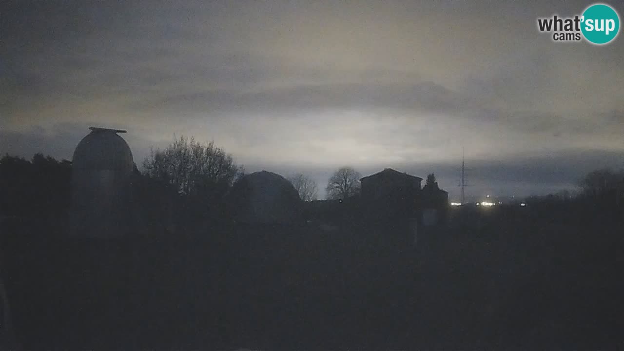 Webcam en direct de l’Observatoire de Višnjan – Explorez le ciel, les astéroïdes, les comètes et les météoroïdes