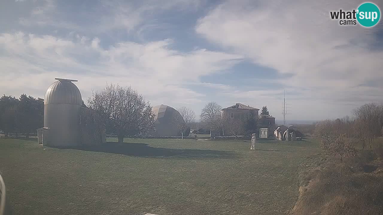 Webcam en direct de l’Observatoire de Višnjan – Explorez le ciel, les astéroïdes, les comètes et les météoroïdes