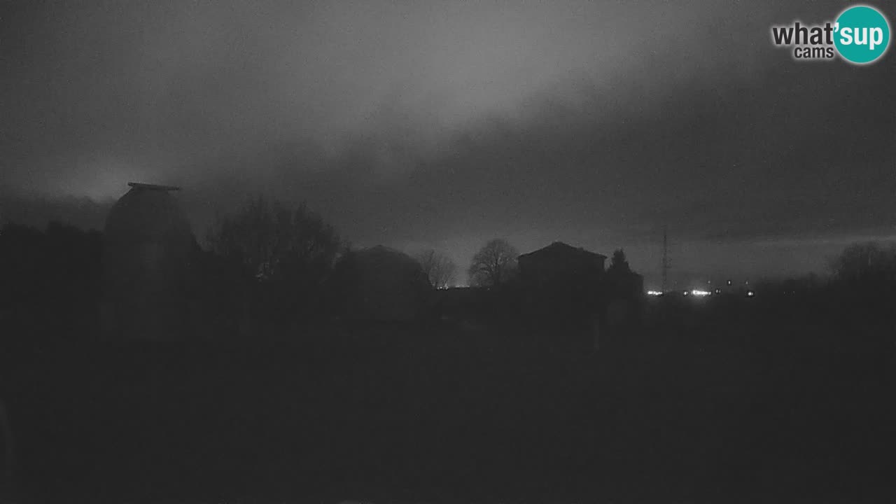 Višnjan-Observatorium Live Webcam – Explore the Sky, Asteroids, Comets, and Meteoroids