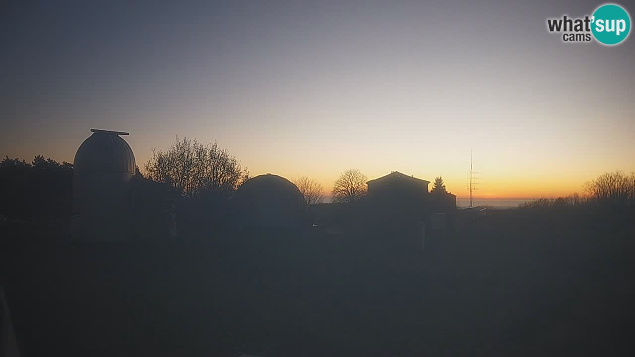 Observatorij Višnjan spletna kamera – Odkrivajte nebo, asteroide, komete in meteorite