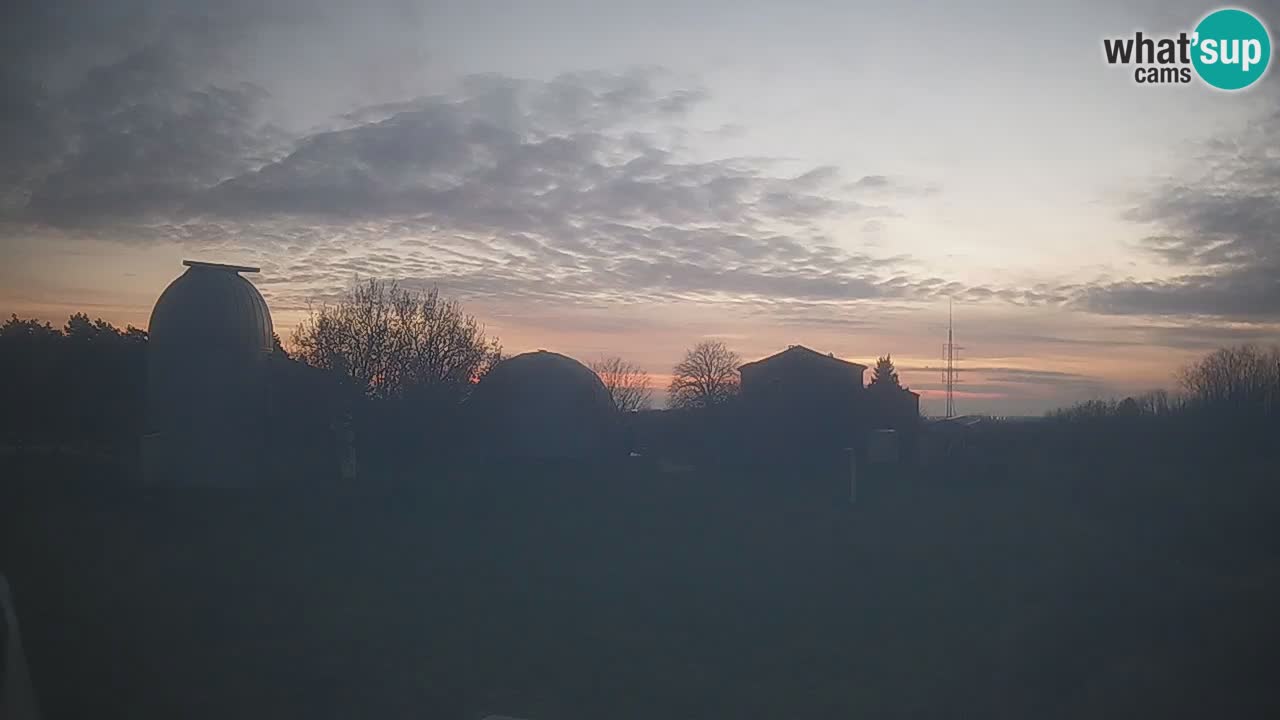 Webcam en direct de l’Observatoire de Višnjan – Explorez le ciel, les astéroïdes, les comètes et les météoroïdes