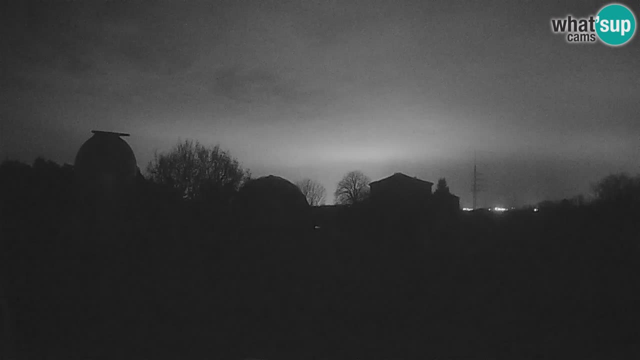 Webcam en direct de l’Observatoire de Višnjan – Explorez le ciel, les astéroïdes, les comètes et les météoroïdes