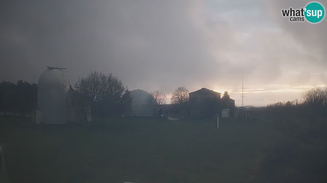 Observatorij Višnjan spletna kamera – Odkrivajte nebo, asteroide, komete in meteorite