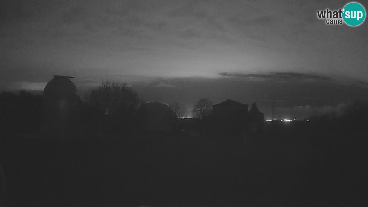 Cámara web en vivo del Observatorio de Višnjan: explora el cielo, los asteroides, cometas y meteoroides