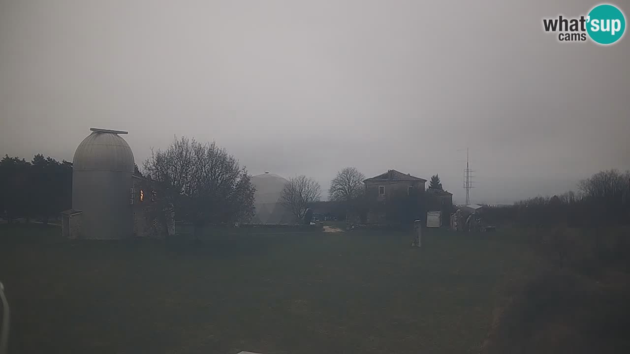 Višnjan-Observatorium Live Webcam – Explore the Sky, Asteroids, Comets, and Meteoroids