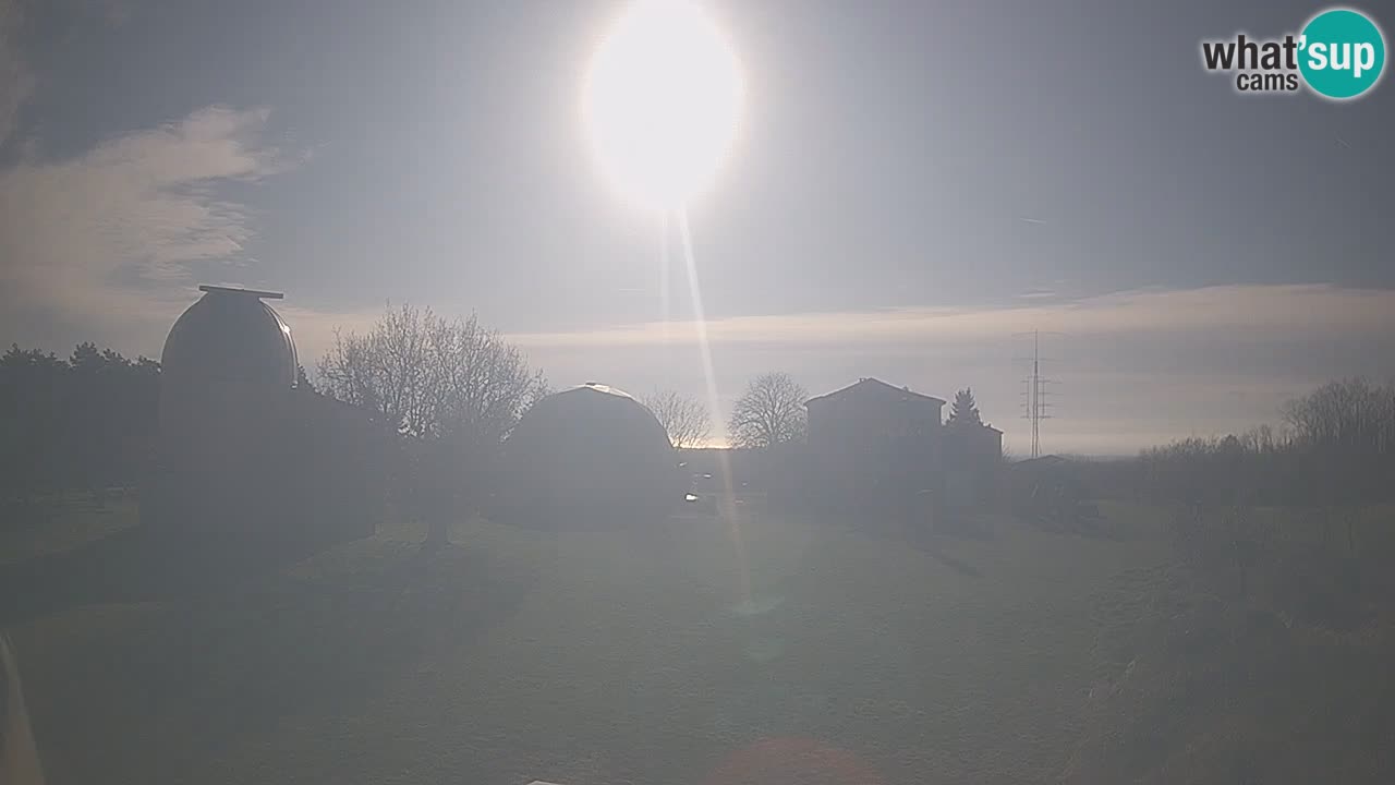 Webcam en direct de l’Observatoire de Višnjan – Explorez le ciel, les astéroïdes, les comètes et les météoroïdes