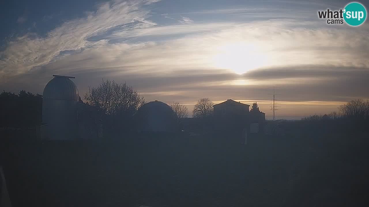 Višnjan-Observatorium Live Webcam – Explore the Sky, Asteroids, Comets, and Meteoroids