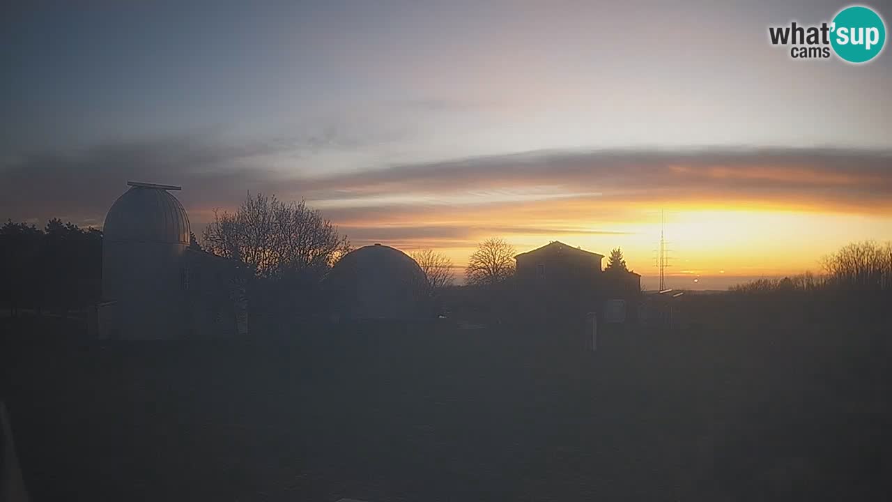 Cámara web en vivo del Observatorio de Višnjan: explora el cielo, los asteroides, cometas y meteoroides