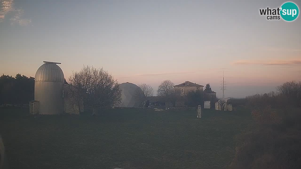 Višnjan-Observatorium Live Webcam – Explore the Sky, Asteroids, Comets, and Meteoroids