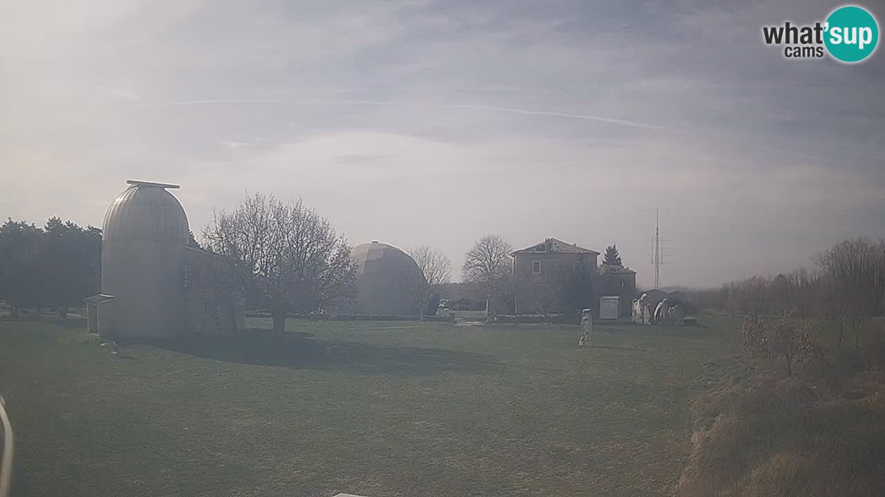 Webcam en direct de l&rsquo;Observatoire de Višnjan – Explorez le ciel, les astéroïdes, les comètes et les météoroïdes