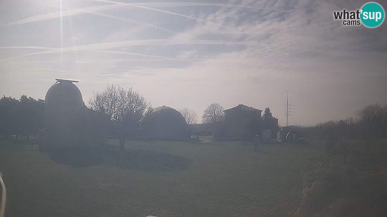 Webcam en direct de l&rsquo;Observatoire de Višnjan – Explorez le ciel, les astéroïdes, les comètes et les météoroïdes