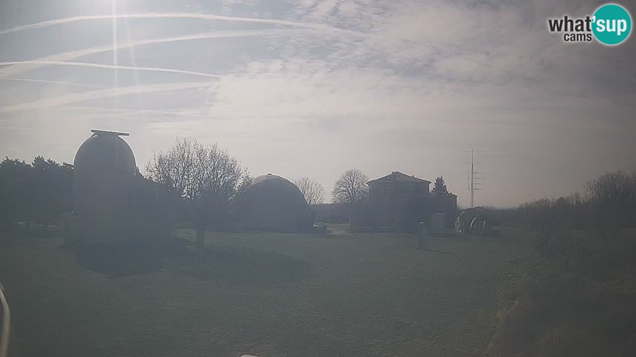 Webcam en direct de l’Observatoire de Višnjan – Explorez le ciel, les astéroïdes, les comètes et les météoroïdes