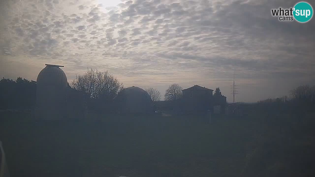 Višnjan-Observatorium Live Webcam – Explore the Sky, Asteroids, Comets, and Meteoroids