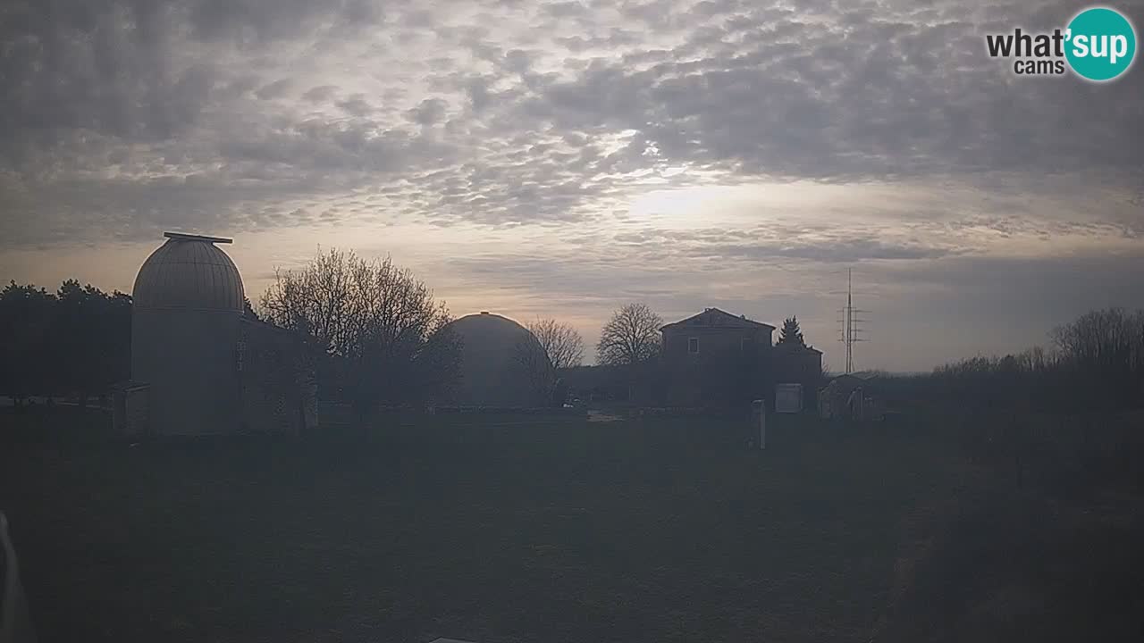 Višnjan-Observatorium Live Webcam – Explore the Sky, Asteroids, Comets, and Meteoroids