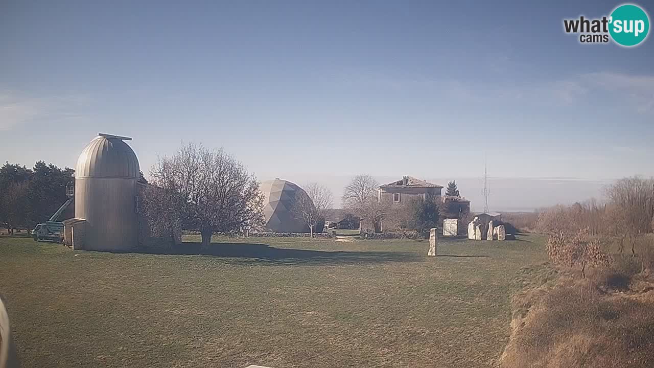 Višnjan-Observatorium Live Webcam – Explore the Sky, Asteroids, Comets, and Meteoroids