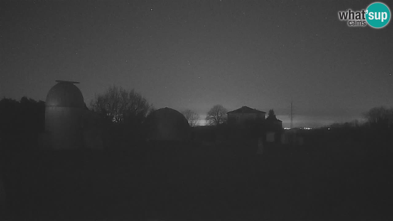 Višnjan-Observatorium Live Webcam – Explore the Sky, Asteroids, Comets, and Meteoroids