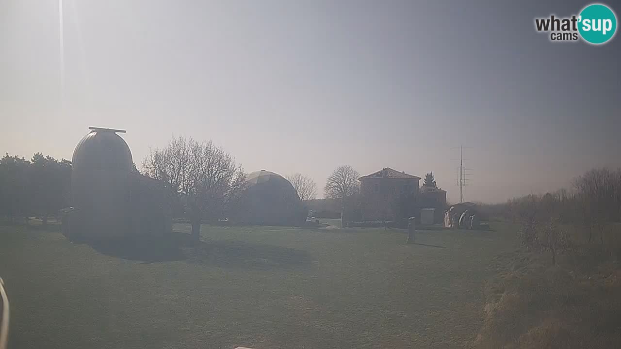 Višnjan-Observatorium Live Webcam – Explore the Sky, Asteroids, Comets, and Meteoroids