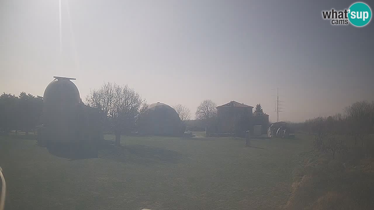 Observatorij Višnjan spletna kamera – Odkrivajte nebo, asteroide, komete in meteorite