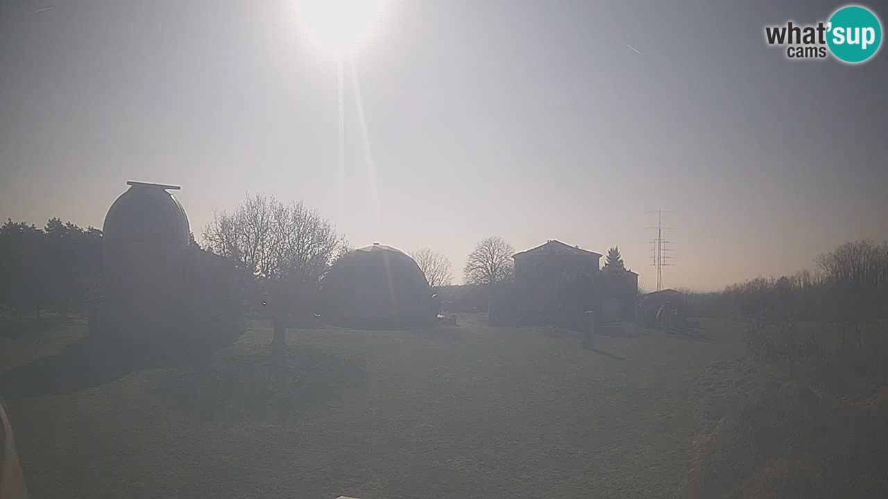 Webcam en direct de l’Observatoire de Višnjan – Explorez le ciel, les astéroïdes, les comètes et les météoroïdes