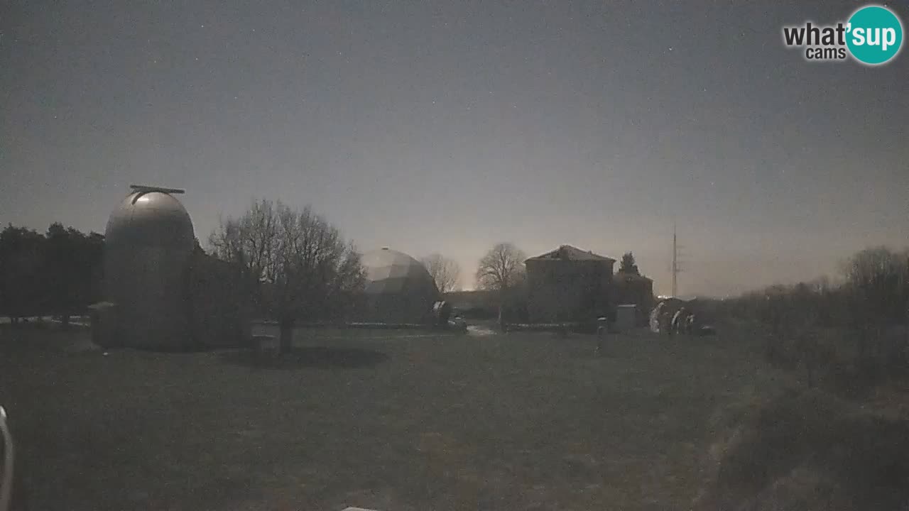 Višnjan-Observatorium Live Webcam – Explore the Sky, Asteroids, Comets, and Meteoroids