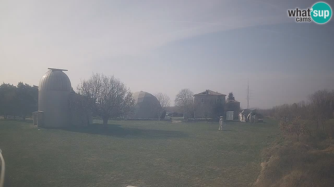 Višnjan-Observatorium Live Webcam – Explore the Sky, Asteroids, Comets, and Meteoroids