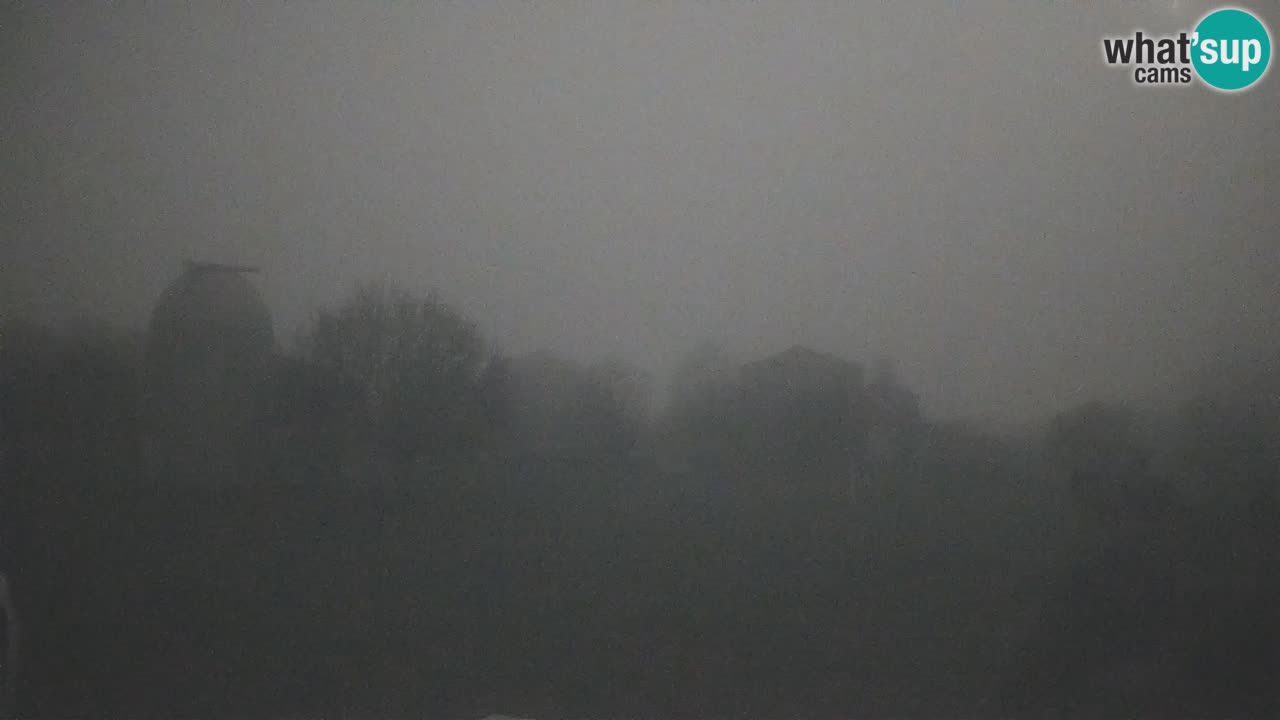 Webcam live dell’Osservatorio di  – Esplora il cielo, gli asteroidi, i comete e i meteoroidi.